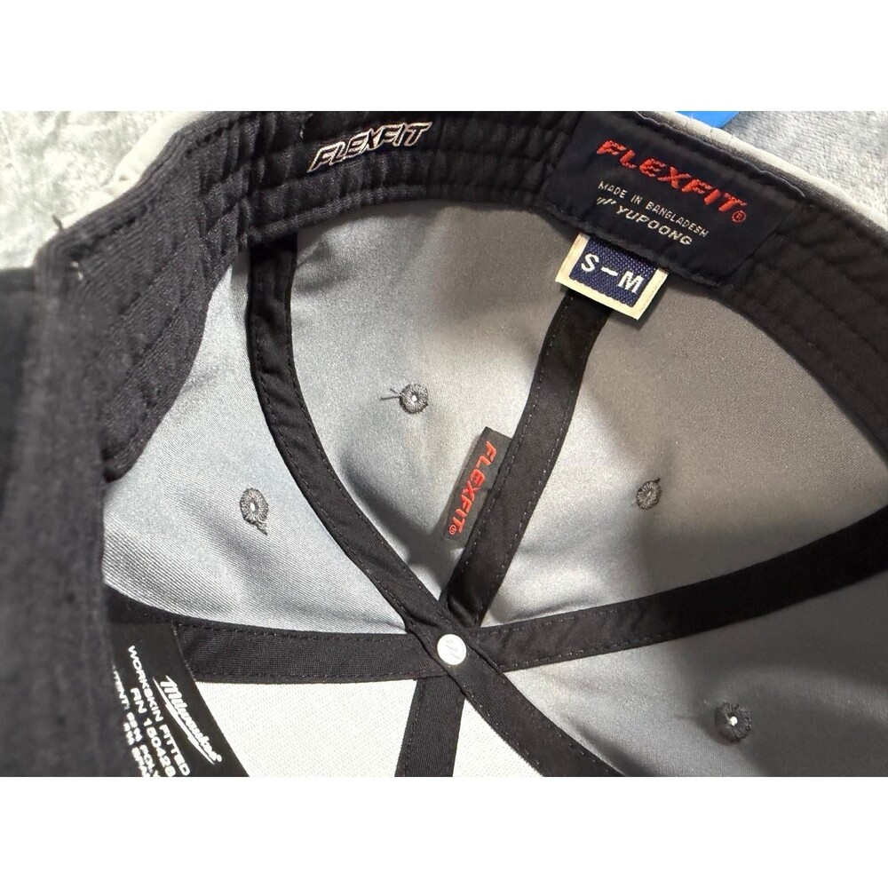 Milwaukee WorkSkin Fitted Hat S/M Gray Black Flexfit Yupoong Cap Used Excellent - Picture 7 of 8